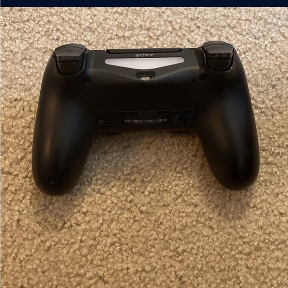 PlayStation 4 Slim 1TB w/ Controller - Picture 5 of 6